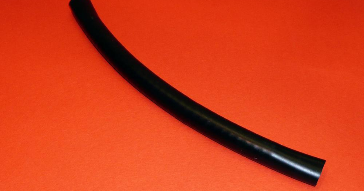 Oil breather pipe with inner spring anticrush for Ducati wide case