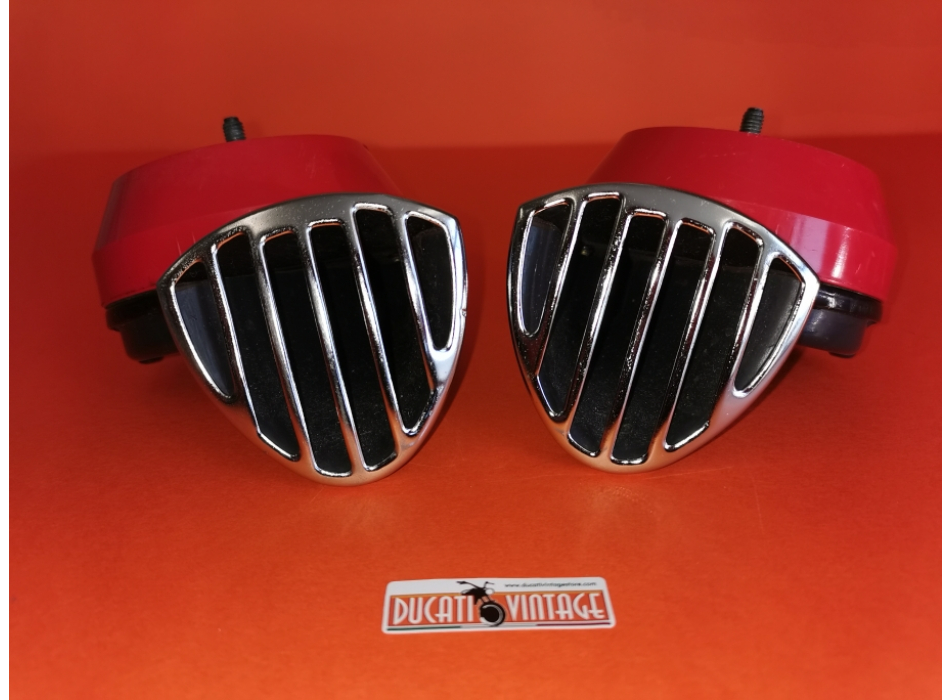 Pair of 6V FIAMM motorcycle horns, original in excellent condition. 
