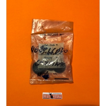 Rubber grommet for widecase alternators