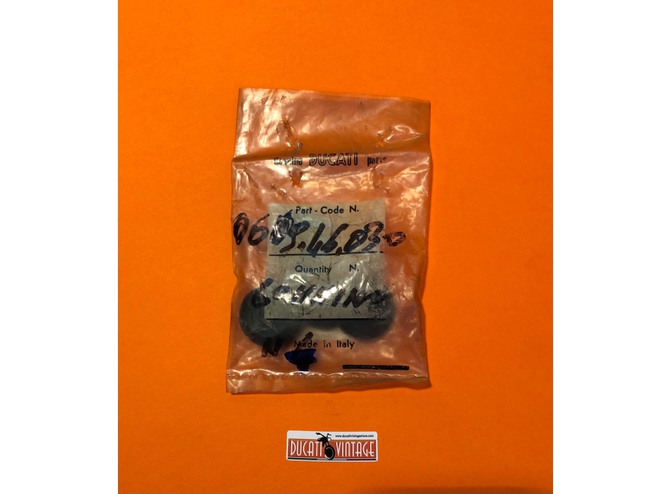 Rubber grommet for widecase alternators