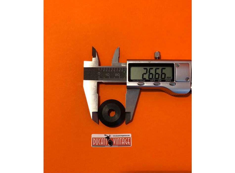 Rubber grommet for widecase alternators