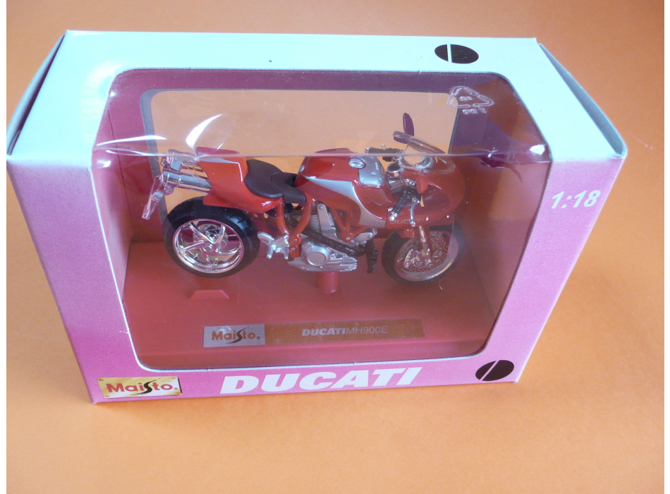 model Ducati MH900E scale 1:18