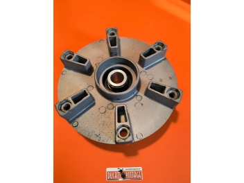 Original sprocket hub, used, reconditioned in excellent condition, sandblasted and has new bearings and oil seals suitable for all Ducati 250-350cc single cylinders