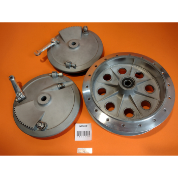 Front wheel hub 4 jaws, original, in excellent condition for Ducati Scrambler, Ducati Desmo Yellow, Ducati Desmo Silver Shotgun