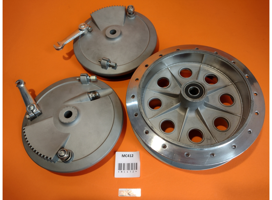 Front wheel hub 4 jaws, original, in excellent condition for Ducati Scrambler, Ducati Desmo Yellow, Ducati Desmo Silver Shotgun