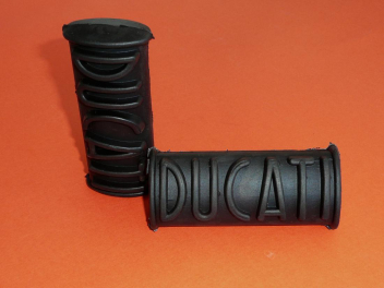 Ducati rubber rider footrests length mm 105 for Ducati narrow case engine Ducati 125, 175, 200, etc