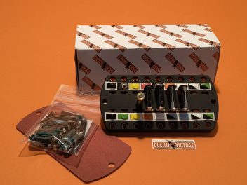 Bakelite fuse holder (4 fuses) replica identical to original for Ducati 750GT Ducati 750S 1972-1973 and Ducati 750/900SS 1974-1975 motorcycles Ducati Part No. 0795.38.246