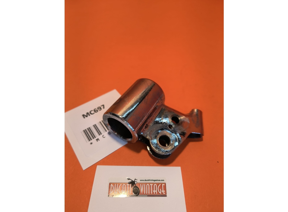 No. 1 right lever support, original, in good condition, for single cylinder Ducati Scrambler 250cc and for Scrambler 250 America 