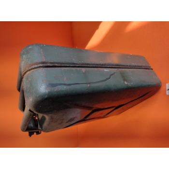 Tank lt. 20 metal, good condition, no dents (see photos)