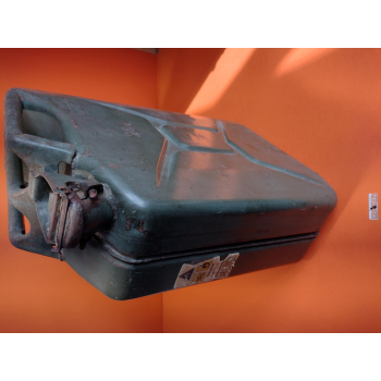 Tank lt. 20 metal, good condition, no dents (see photos)