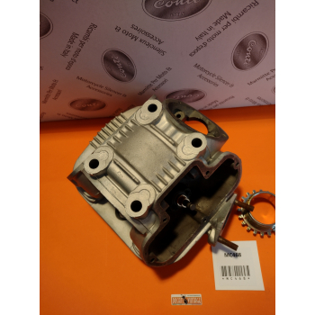 Original Ducati wide case 450cc single cylinder head in excellent condition, valve guides and new valves, exhaust ring thread excellent condition.