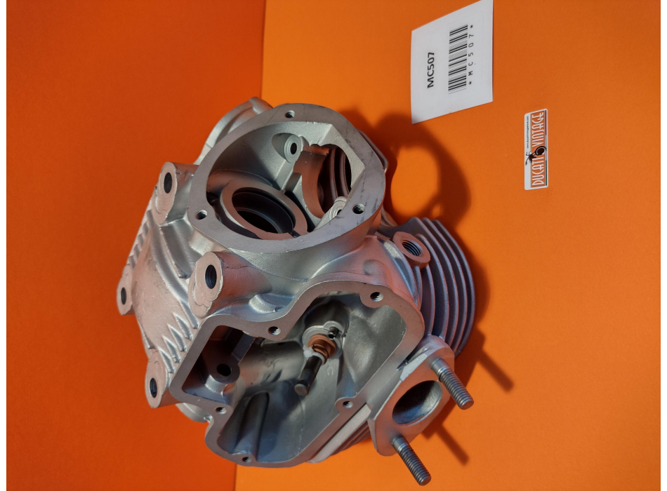 Original Ducati wide case 450cc single cylinder head in excellent condition