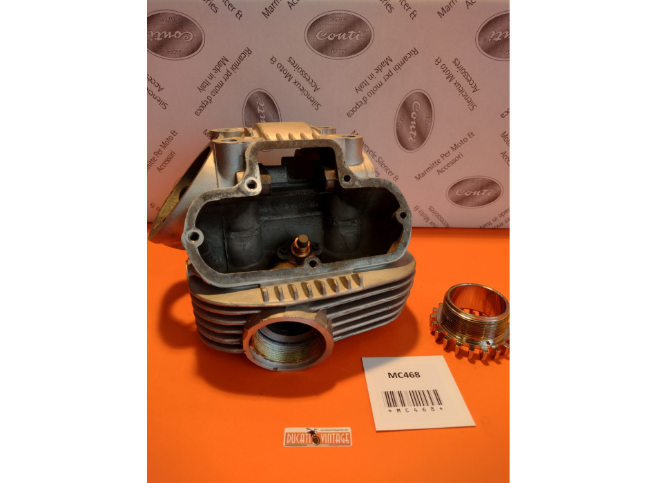 Original Ducati wide case 450cc single cylinder head in excellent condition, valve guides and new valves, exhaust ring thread excellent condition.